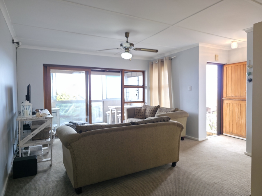 3 Bedroom Property for Sale in Wavecrest Eastern Cape